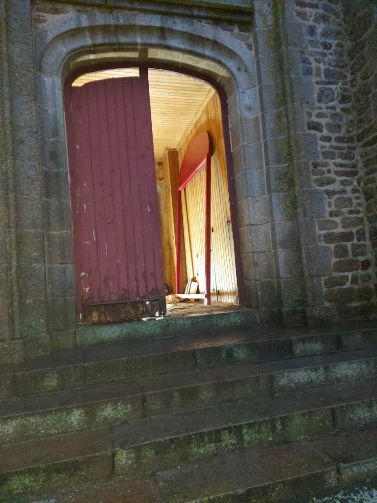 Ancienne porte bois de l'église 